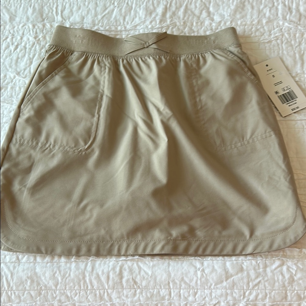 NWT. Size 8. Girls. Beige Skort with Pockets